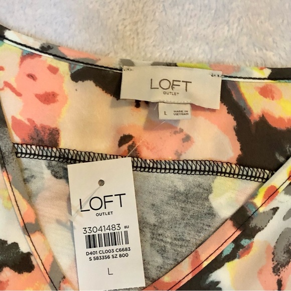 Loft Outlet Floral, Flowy Top - Picture 4 of 6